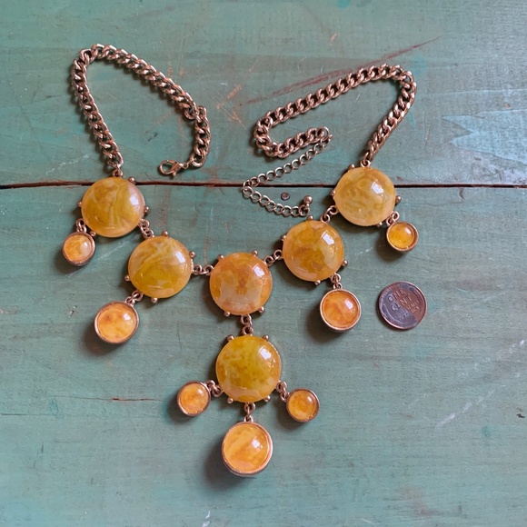 🧡 Yellow Swirled  Bead Statement Necklace Gold Tone - Bubble Necklace NWOT - Picture 6 of 8